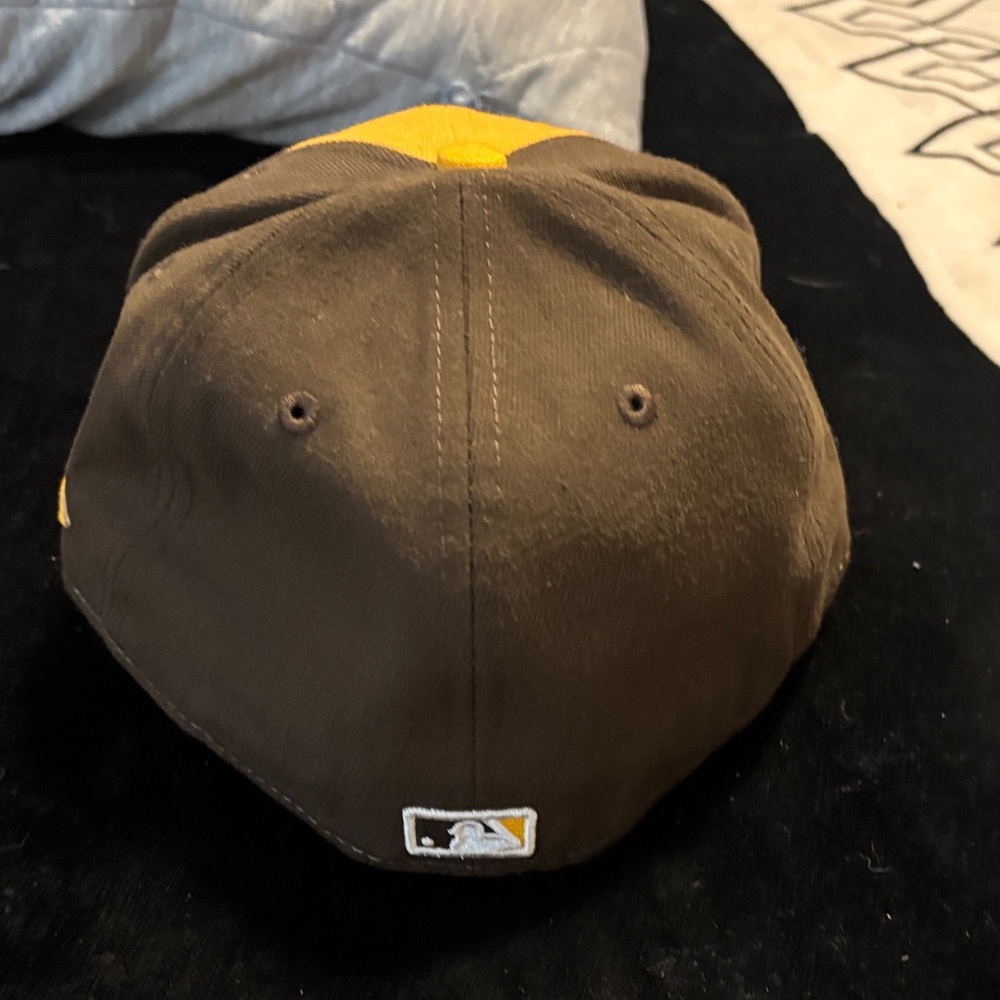 New Era San Diego Padre hat - Picture 2 of 5